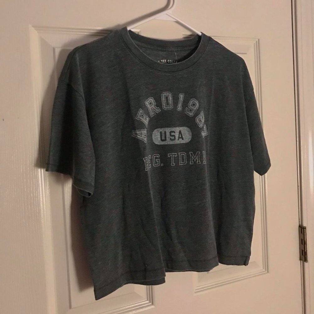 Gray Aeropostale 80’s Boxy Crop Tee - Women's Size Small
